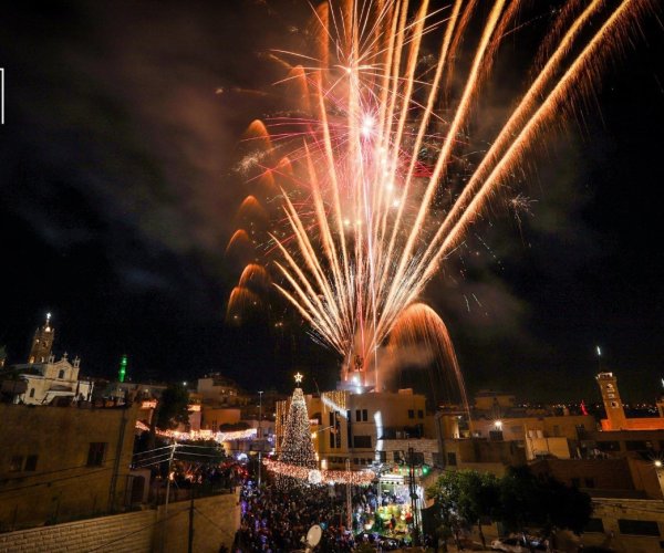 حفل اضاءة شجرة عيد الميلاد المجيد 2025 